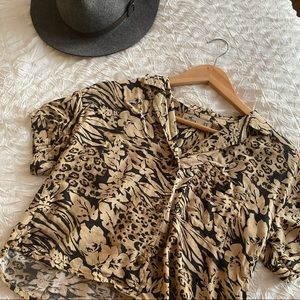 Hollister Animal Tropical Print Button-up Crop